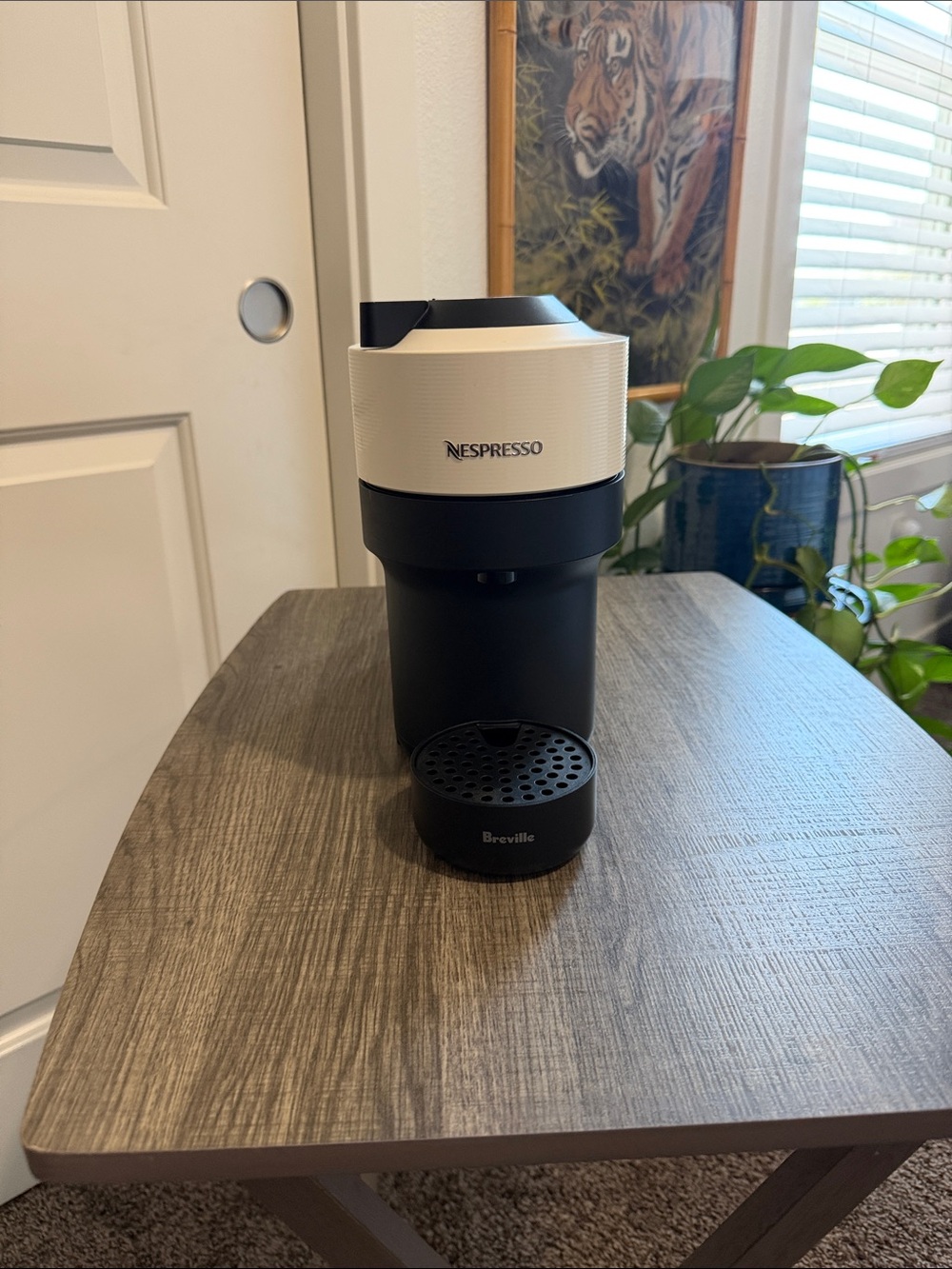 Nespresso Venturo pop coffee maker great machine!!!
